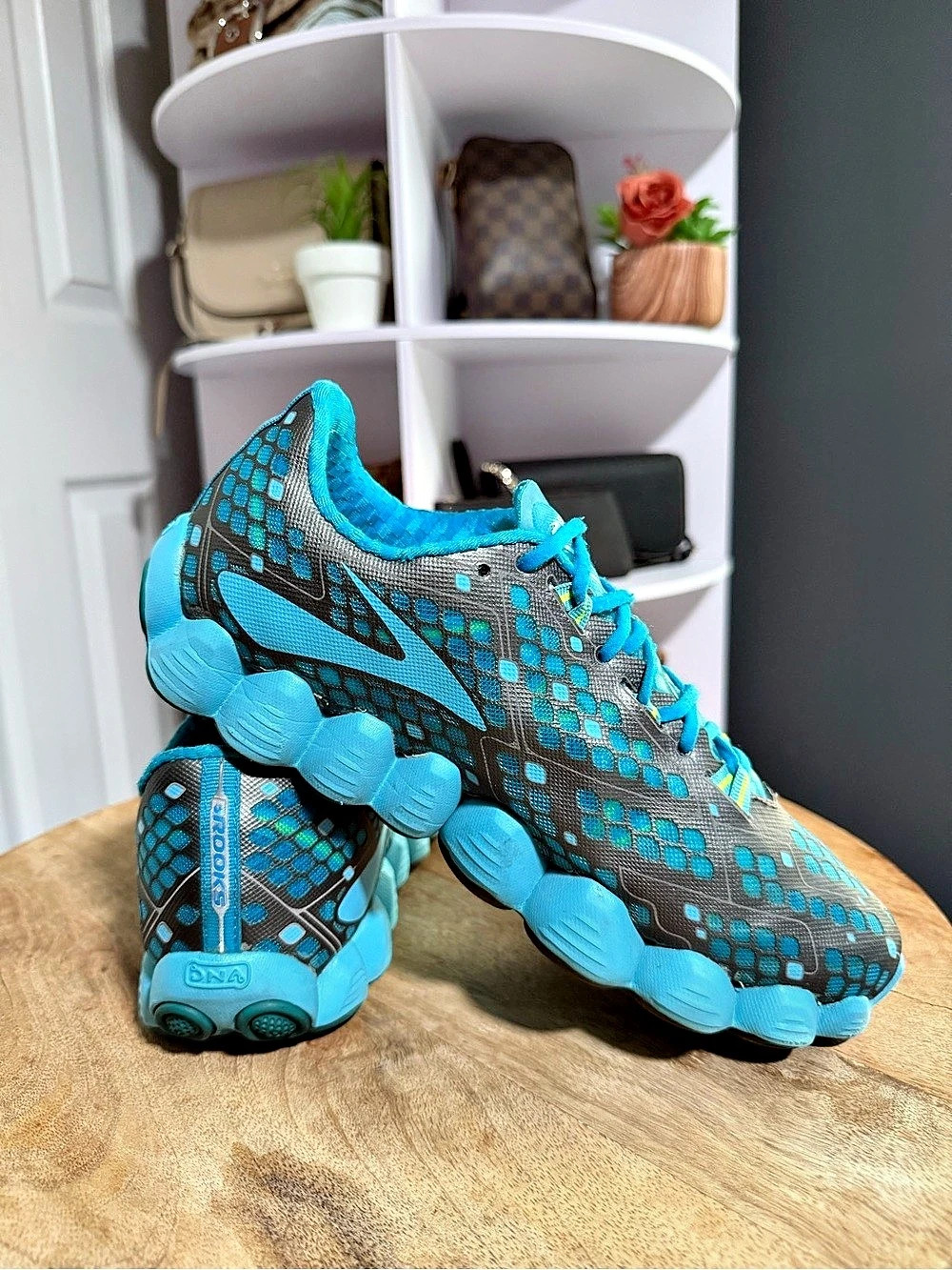 Brooks Neuro Gray Teal Running Shoes Women’s 8 B Retro Tech Runner